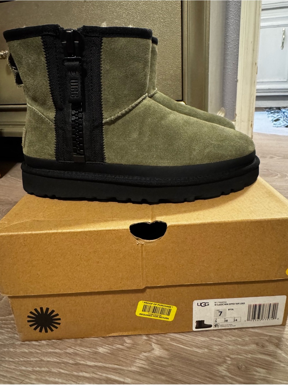 UGG Women’s olive Suede Zip-Accent Boot size 7